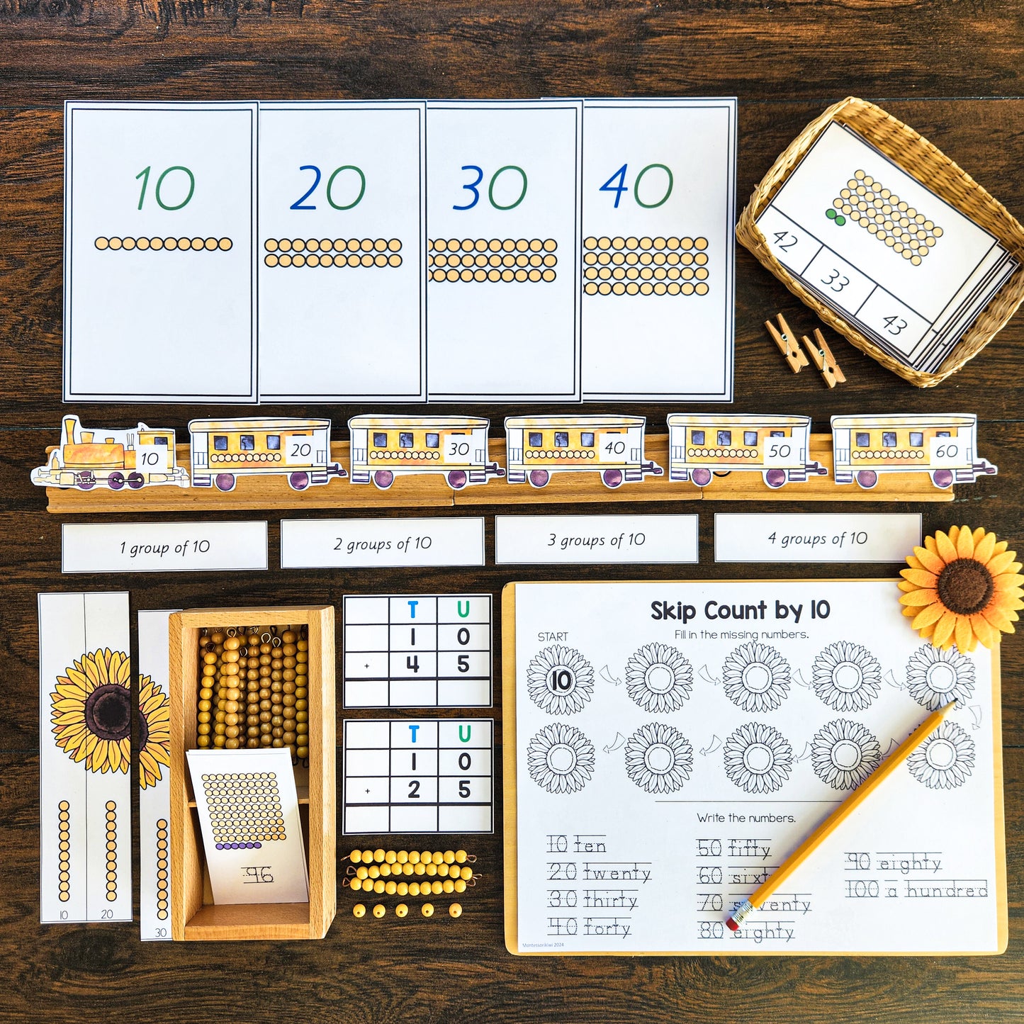 Skip counting in 10 - Montessori inspired (math)