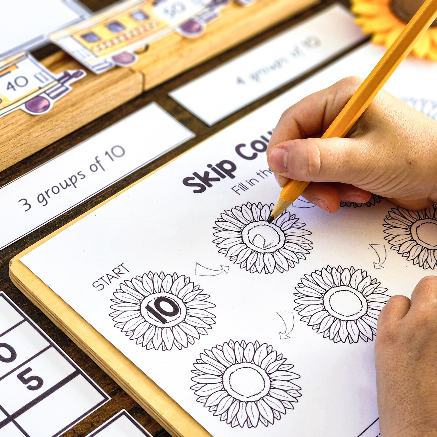 Skip counting in 10 - Montessori inspired (math)