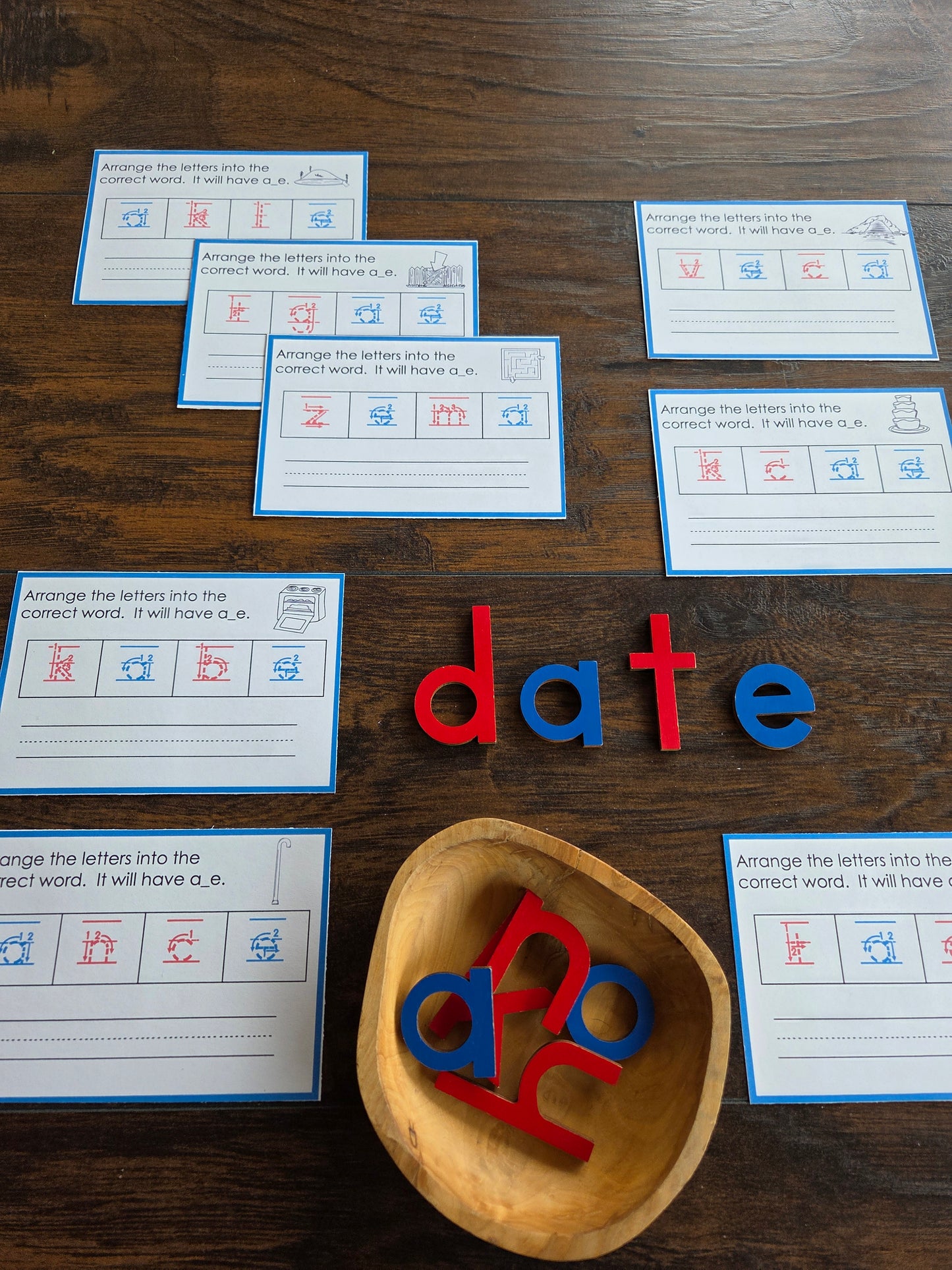 Modern Montessori Reading - Silent E - reassemble the word Montessori colors (literacy)