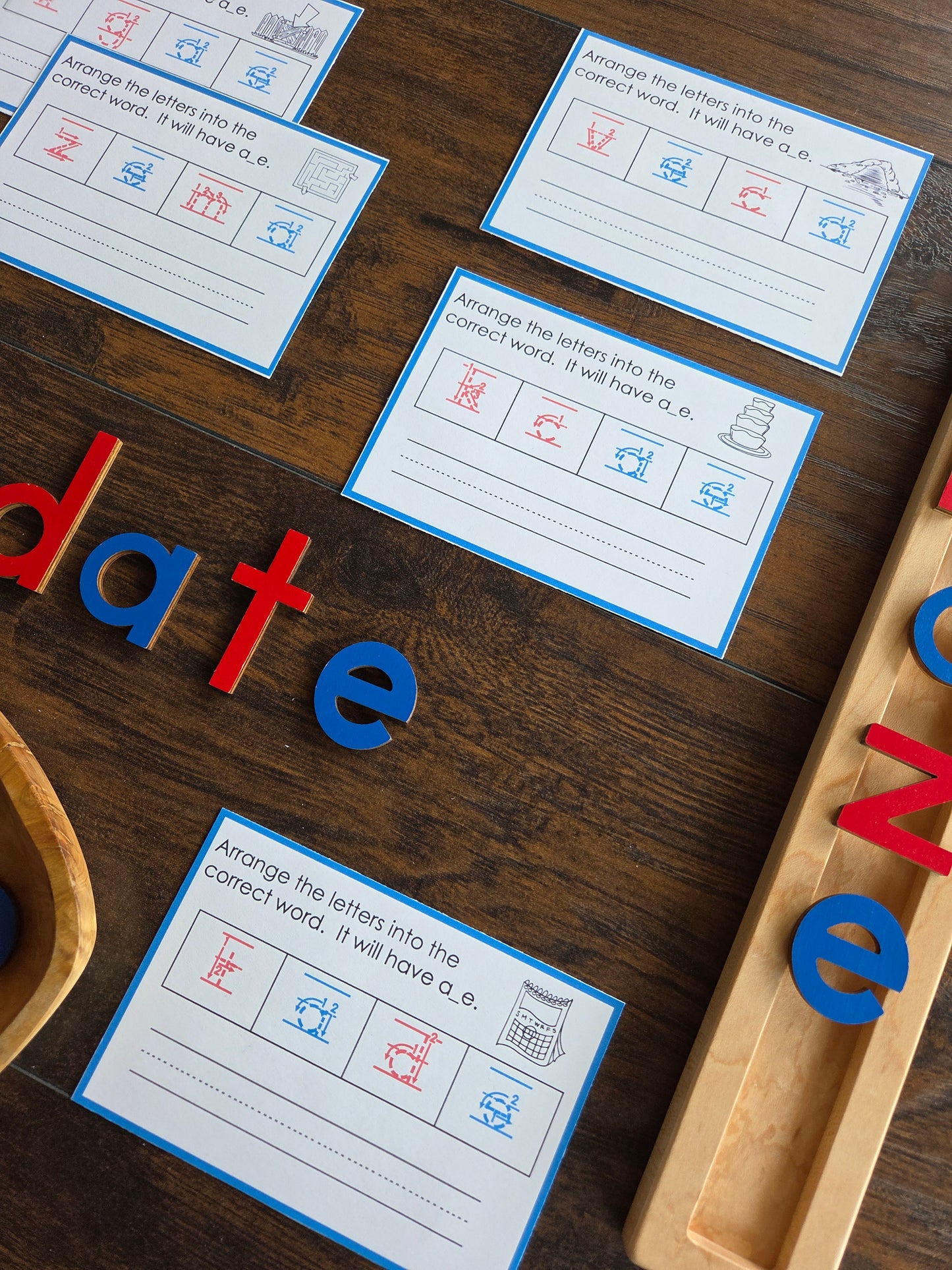 Modern Montessori Reading - Silent E - reassemble the word Montessori colors (literacy)