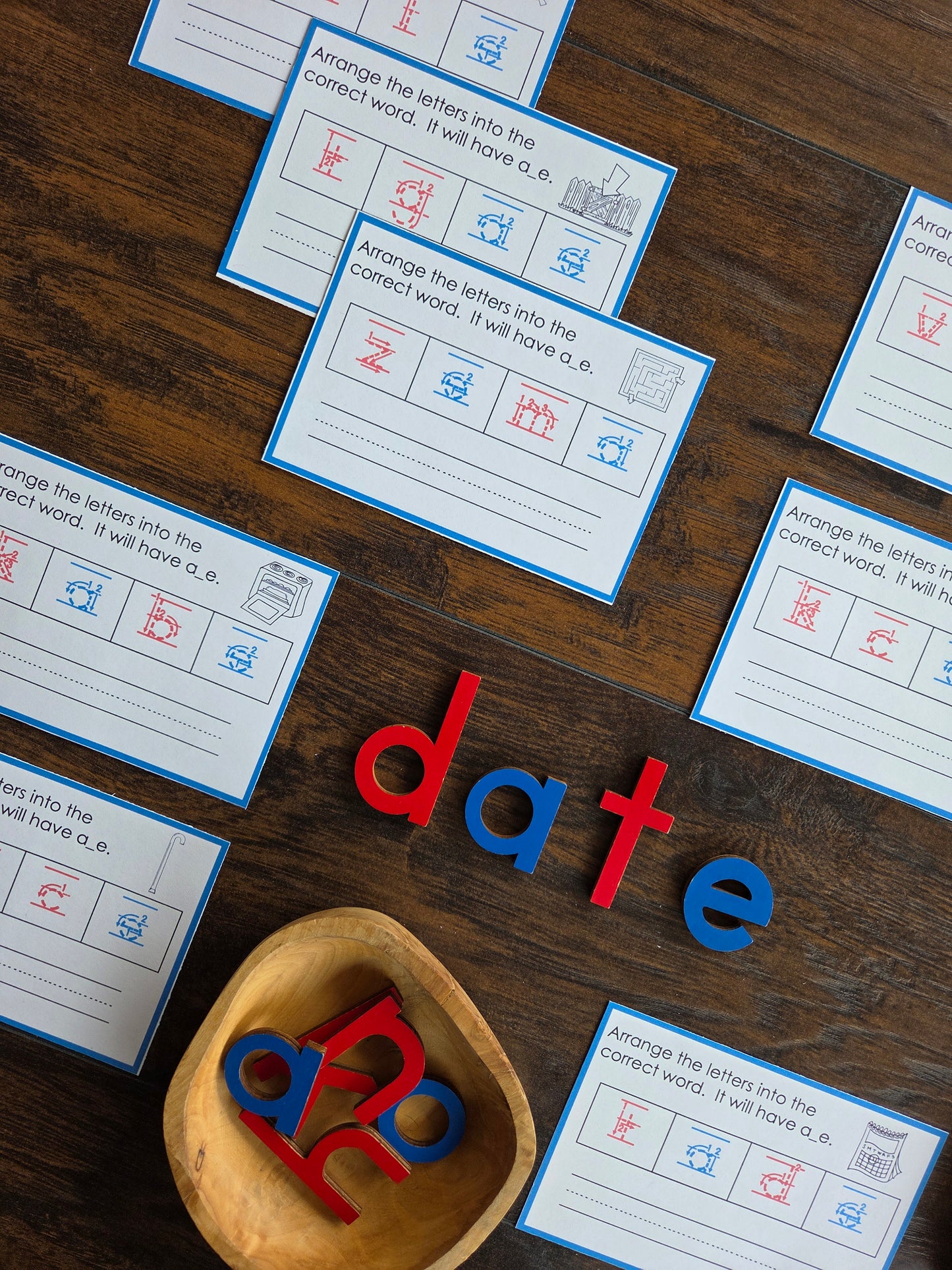 Modern Montessori Reading - Silent E - reassemble the word Montessori colors (literacy)